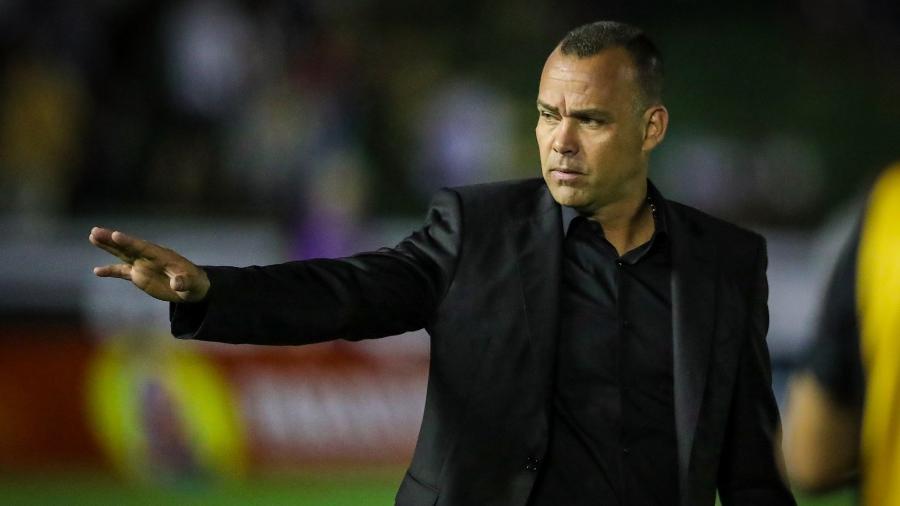 Rafael Dudamel (Venezuela) - 50 anos: Atualmente está sem clube, seu último trabalho foi a frente do Necaxa do México. 