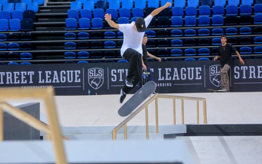 Nesta sexta, a World Skate (principal organização da modalidade no mundo) anunciou o adiamento do Dew Tour, importante competição mundial na qualificação para os Jogos Olímpicos de Tóquio devido à pandemia do novo coronavírus (COVID-19) que afeta a população mundial. O evento seria realizado de 4 a 10 de maio, em Long Beach, na Califórnia, Estados Unidos.