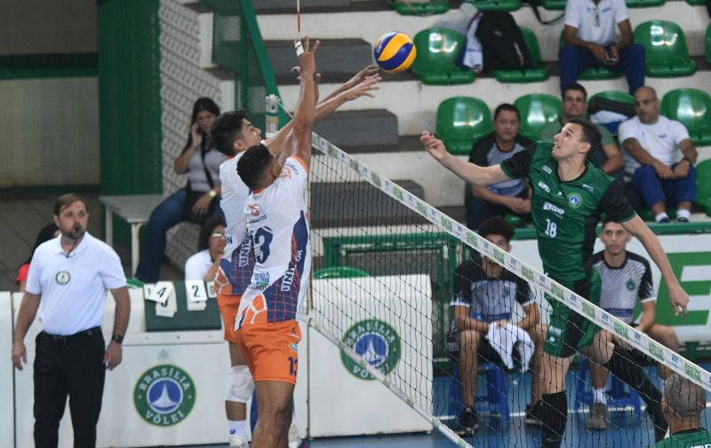 Assim como aconteceu com a competição feminina, a Superliga B masculina de vôlei está encerrada. Dessa forma, a classificação final da temporada 2020 ficou a seguinte: Vôlei Guarulhos (SP), Uberlândia (MG), Anápolis Vôlei (GO), Brasília Vôlei (DF), JF Vôlei (MG), Apav Vôlei (RS), Lavras Vôlei (MG), e São José Vôlei (SP).