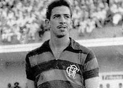 3º: Henrique Frade - 213 gols em 411 jogos.