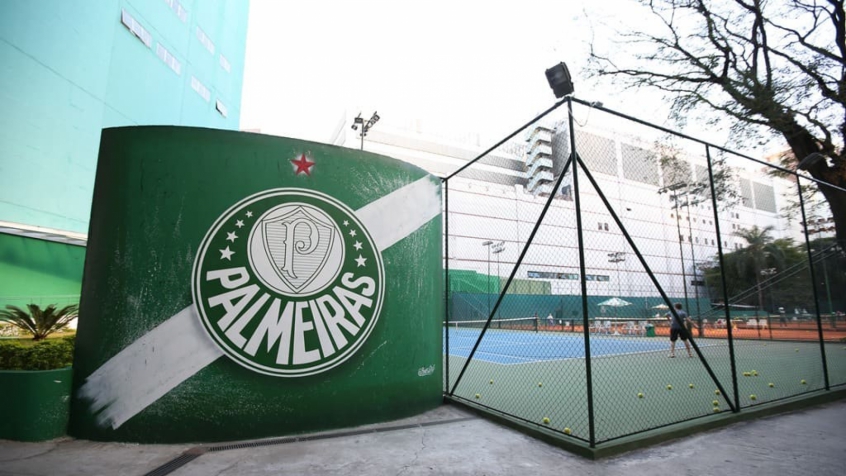 Enquanto os campeonatos estão paralisados, o Palmeiras decidiu como fará para não lesar seus torcedores em relação ao sócio Avanti e também aos associados do clube: há planos para transformar em créditos, a serem utilizados até 31 de dezembro de 2021, o que for desembolsado nesse período em que não se pode usufruir dos produtos.