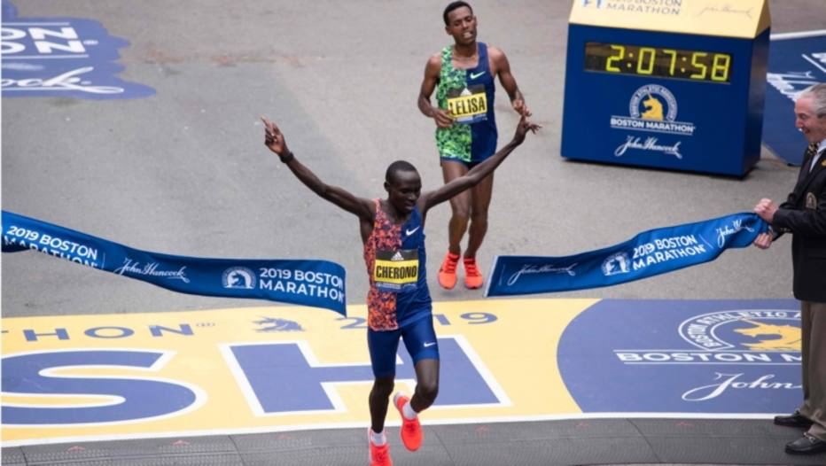 Algumas das principais maratonas do mundo foram adiadas devido à pandemia do coronavírus: Paris (de 5 de abril para 18 de outubro), Barcelona (de 15 de março para 25 de outubro), Boston (20 de abril para 14 de setembro) e Londres (26 de abril para 4 de outubro).