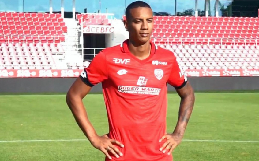 MORNO: O atacante Jhonder Cádiz, emprestado ao Dijon, da França, revelou, em entrevista ao portal venezuelano ‘Futbol del Barrio’, o desejo de voltar a defender as cores do Benfica na próxima temporada.