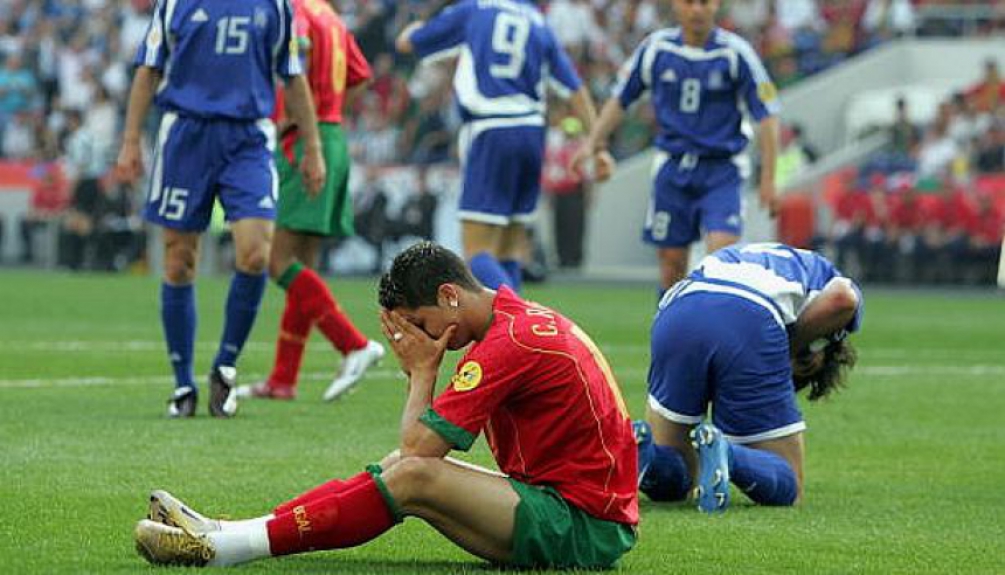 Portugal 2004 - perdeu a final para a Grécia, dentro de casa