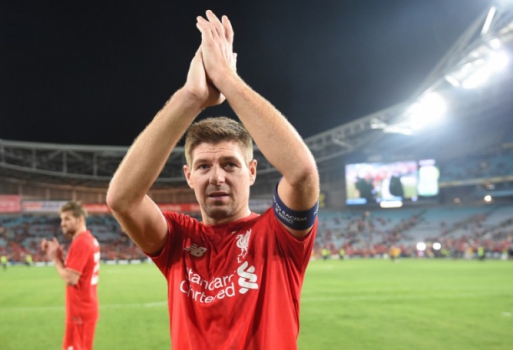 Gerrard - Um craque que conseguiu levar seu clube de coração ao topo. Uma lenda do Liverpool