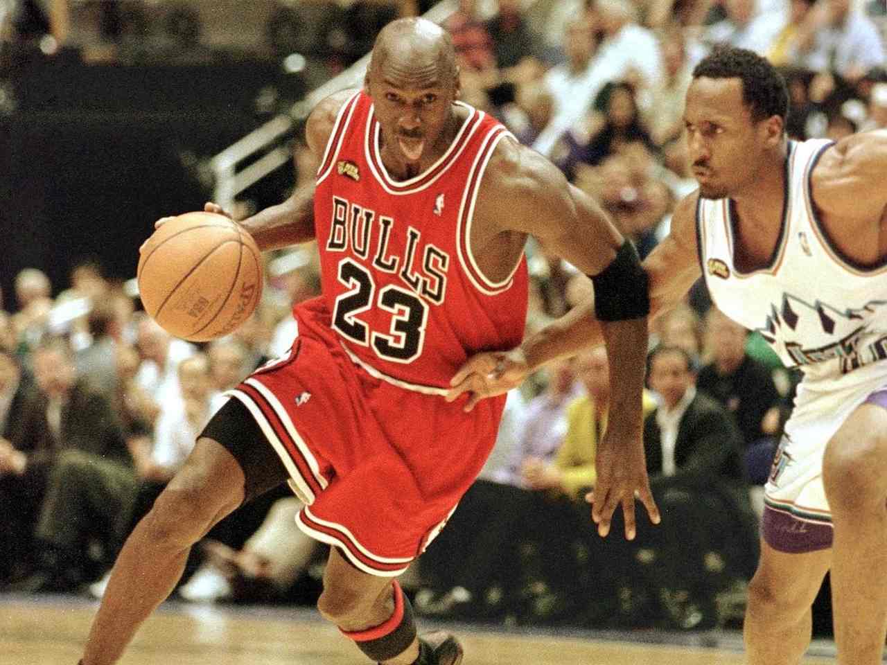 Chicago Bulls: 6 títulos (1990–91, 1991–92, 1992–93, 1995–96, 1996–97, 1997–98)
