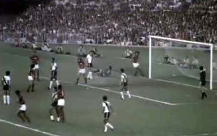 Flamengo 1 x 0 Vasco, em 6 de maio de 1973, em noite de rodada dupla pelo Campeonato Carioca - público de 160.342