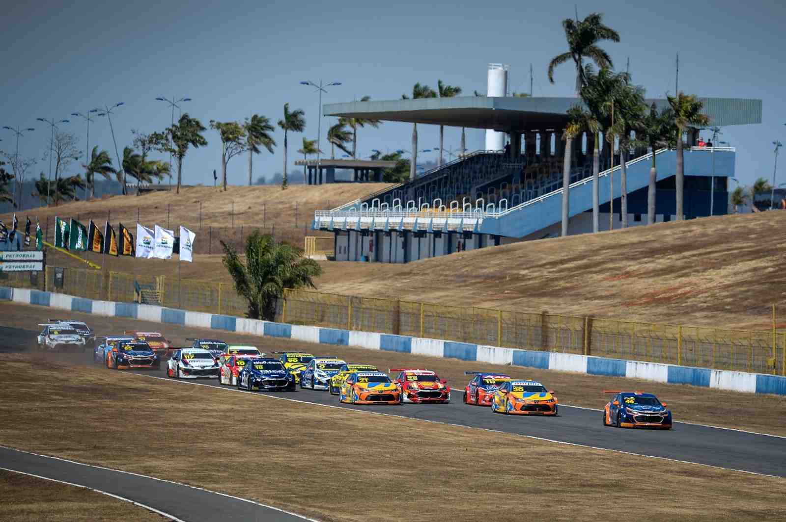 Largada da corrida 2 em Goiânia