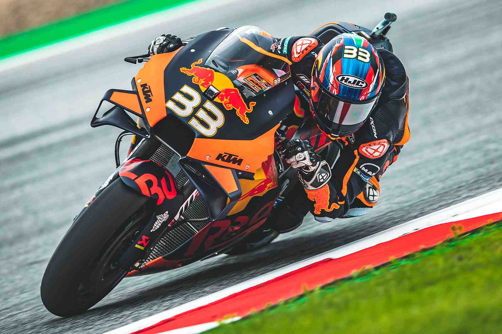 Brad Binder não conseguiu extrair o máximo da KTM, ficando em 16º