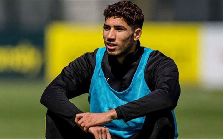 ESQUENTOU - Hakimi, lateral direito da Inter de Milão, foi elogiado por Sagna, ex-jogador do Arsenal, em entrevista ao portal “Goal”. O marroquino é alvo dos Gunners na próxima janela de transferências caso o clube inglês perca Bellerín no mercado. O francês afirmou ter se surpreendido com o africano e também apoia a saída do espanhol em busca de novos objetivos.