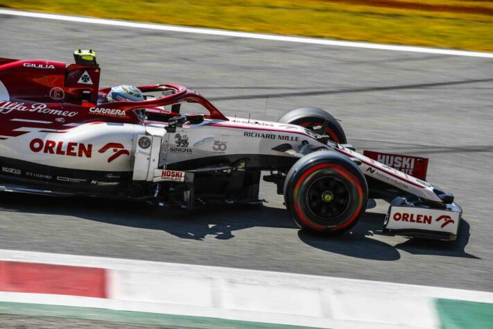 Giovinazzi novamente foi superado pelo companheiro de equipe e eliminado no Q1