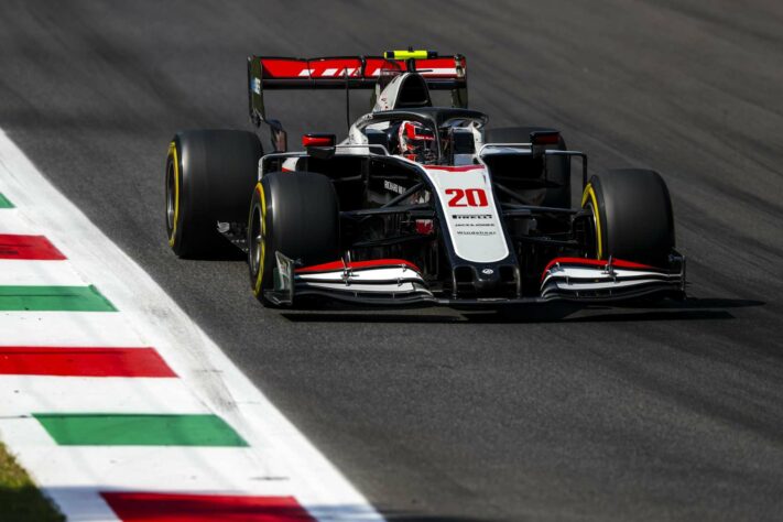 Kevin Magnussen chegou ao Q2 e larga em 15º na Itália