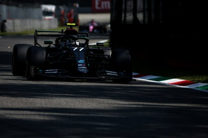 Valtteri Bottas tentou, mas ficou em segundo lugar no grid