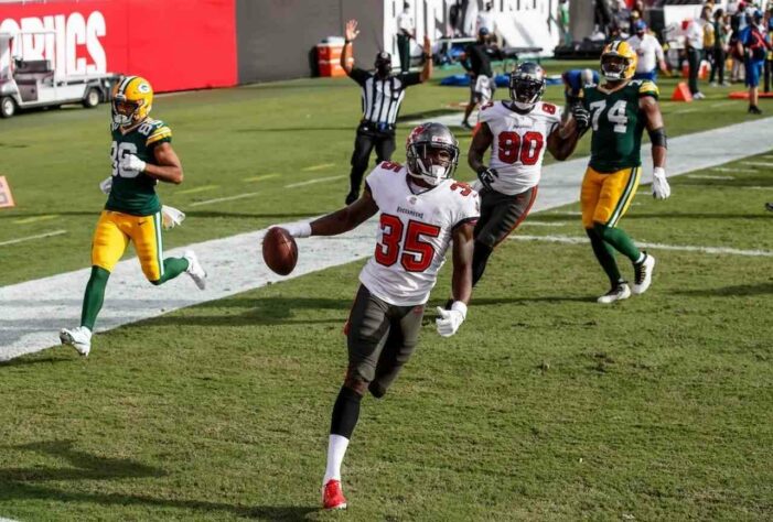 9° Tampa Bay Buccaneers: Ainda em construção, os Bucs começam a mostrar química e um time cada vez mais completo.