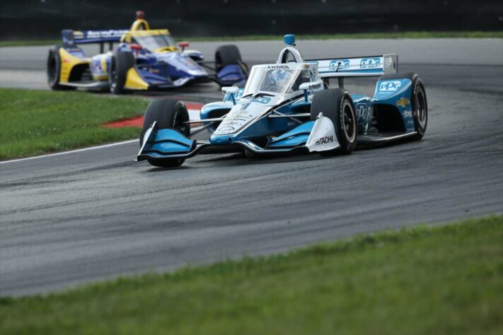 Dixon não foi bem na primeira etapa de Mid-Ohio. Melhor para Newgarden, que seguiu cortando a vantagem ao ficar em segundo contra décimo do rival
