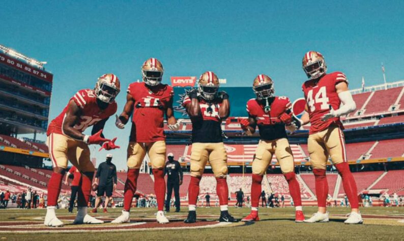 18º San Francisco 49ers: As lesões têm sido um problema nos 49ers, mas a aparente regressão de Jimmy Garappolo como QB é o que mais preocupa.