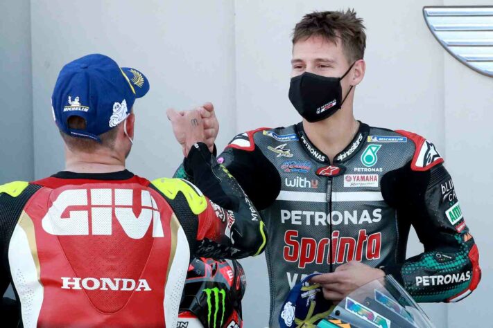 Quartararo cumprimenta Crutchlow