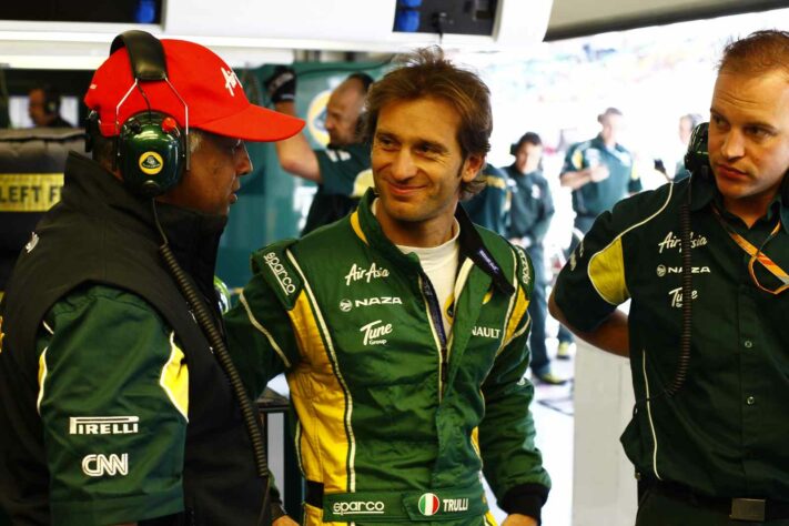 18º) Jarno Trulli corria pela Lotus. Fez pouco e deixou a categoria no fim da temporada