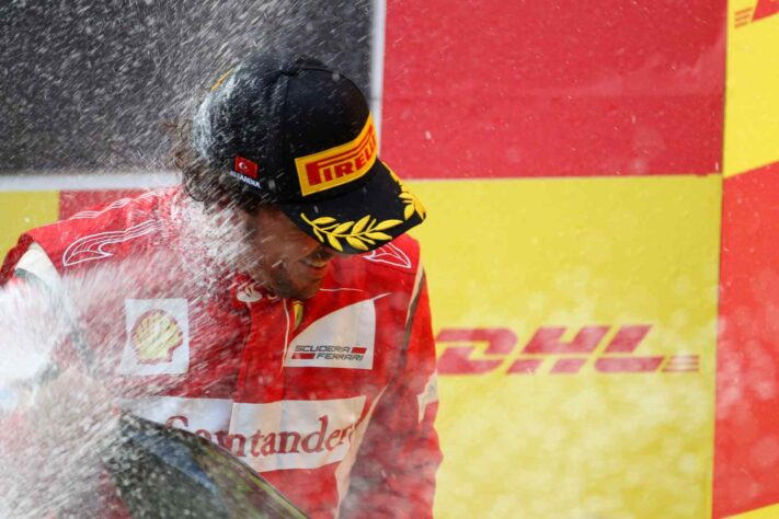 3º) Fernando Alonso reagiu na corrida e completou o pódio. Mas passaria 2011 sem brigar pelo título contra Vettel