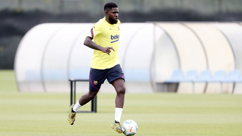 O zagueiro camaronês Samuel Umtiti, de 26 anos, sequer foi usado nesta temporada.