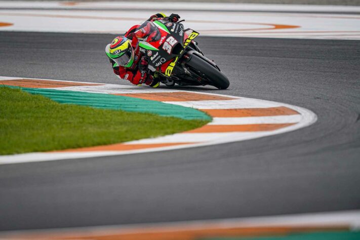 Lorenzo Savadori sai em 21º, e último, no GP da Comunidade Valenciana