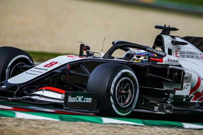 Grosjean foi punido em cinco segundos no fim da corrida, mas isso foi só mais um problema na prova