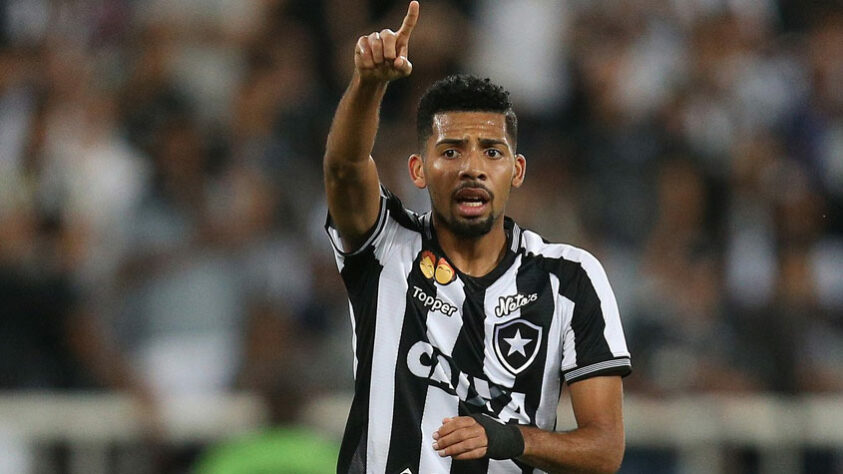 Matheus Fernandes, que foi revelado pelo Botafogo, chegou a estar nos planos do Monaco no meio do ano. Mas o Barcelona não o liberou. 