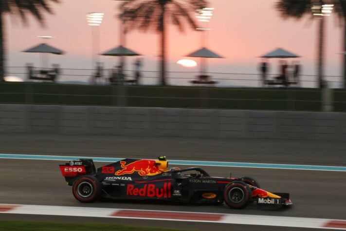 4 - Alex Albon (Red Bull) - 6.32 - Andou em um ritmo aceitável. 