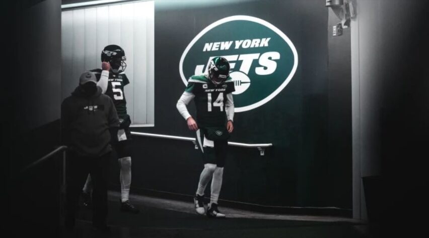 32º New York Jets - Zero blitz em uma situção de hail mary com 14 segundos para o fim do jogo. O resumo da tragédia que é a temporada da franquia.