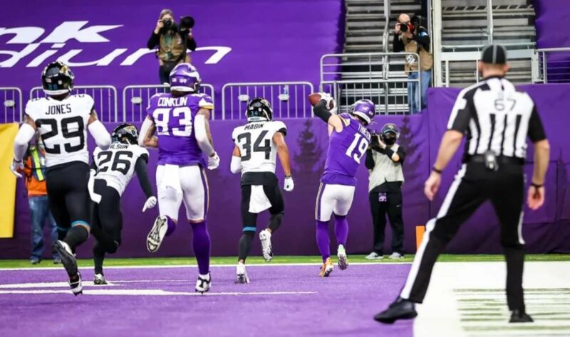 14º Minnesota Vikings (6-6) - Mike Zimmer conseguiu recuperar a confiança de um time que parecia quebrado. Os playoffs já são uma realidade.