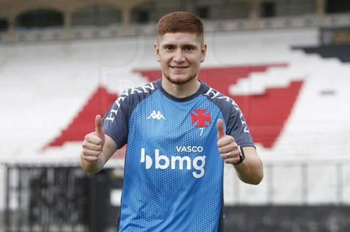 O meia argentino Leonardo Gil foi contratado por empréstimo pelo Vasco em outubro de 2020, mas não teve destaque com a camisa do Gigante da Colina e pode deixar o clube nos próximos dias. Relembre 25 jogadores estrangeiros que chegaram ao Brasil com expectativas altas, mas decepcionaram e deixaram o país!