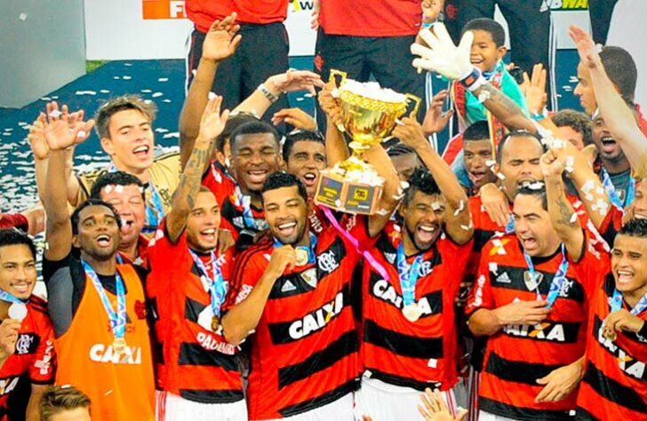 Bola de Pé Em Pé - Jackson do Pandeiro: "Flamengo é tricampeão / Acredite quem quiser"