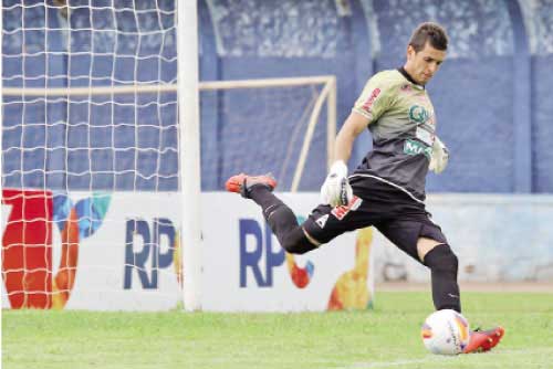 Em 2015, o goleiro Jonathan marcou um gol para o Operário-PR da sua área, contra o Nacional-PR, pelo Campeonato Paranaense.