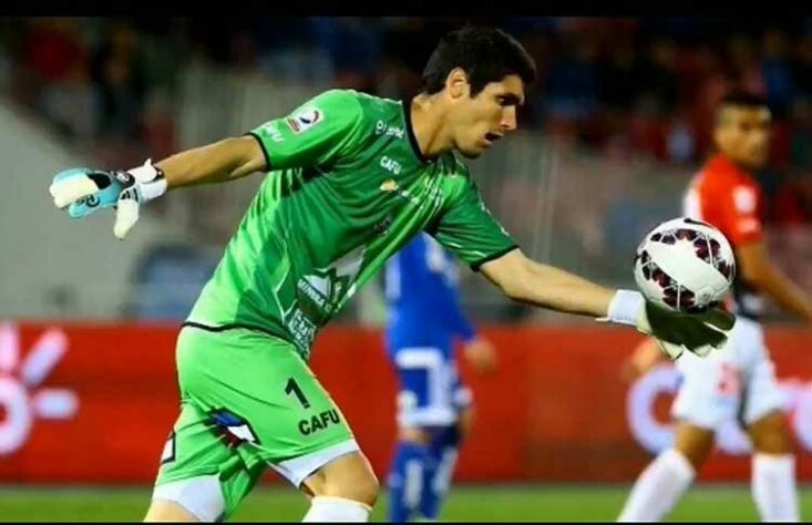 O goleiro Matias Dituro conseguiu fazer um gol de sua própria área, chutando a bola por todo o campo até chegar no gol adversário. O feito do arqueiro argentino foi o terceiro e último gol da vitória de 3 a 1 do Bolivar contra o San José, pelo Campeonato Boliviano de 2017.