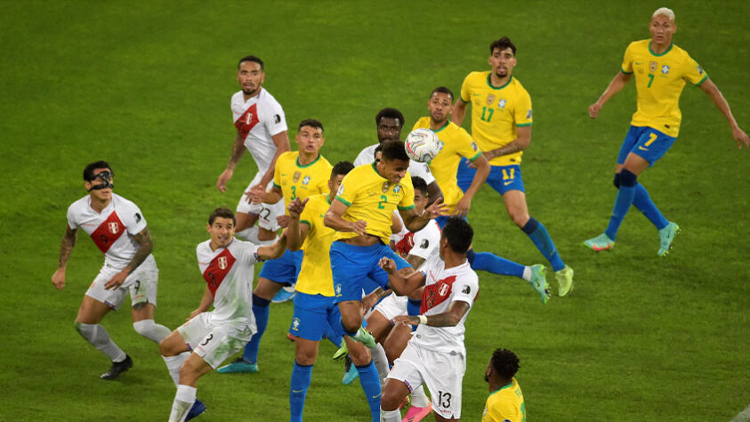 Brasil e Peru se enfrentam nesta terça-feira (15) no Mané Garrincha, em Brasília em jogo válido pelas Eliminatórias da Copa do Mundo 2026. Confira a seguir os últimos confrontos entre as duas equipes. 