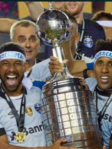 Na frente do rival Colorado, o Grêmio possui 14 títulos oficiais conquistados na história.