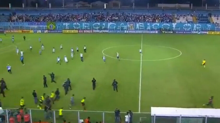 ITUANO 3 x 1 PAYSANDU (2021): No começo do segundo tempo, a partida válida pela segunda fase do Brasileirão Série C teve que ser interrompida pela invasão dos torcedores do Paysandu. A torcida organizada Terror Bicolor, do Papão, foi suspensa por oito jogos.