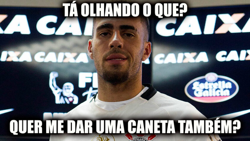 Gabriel é alvo de memes após levar mais uma caneta, dessa vez de Rodinei, do Flamengo.