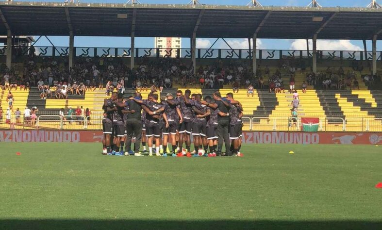 Resende: Sobe - Conseguiu por algumas raras vezes levar perigo ao gol de Marcos Felipe. Jeffinho teve boas tentativas. Desce - Atuação defensiva muito ruim. Erros bobos na saída de bola, nos quais sofreu gol, e deixou o Fluminense povoar o seu campo