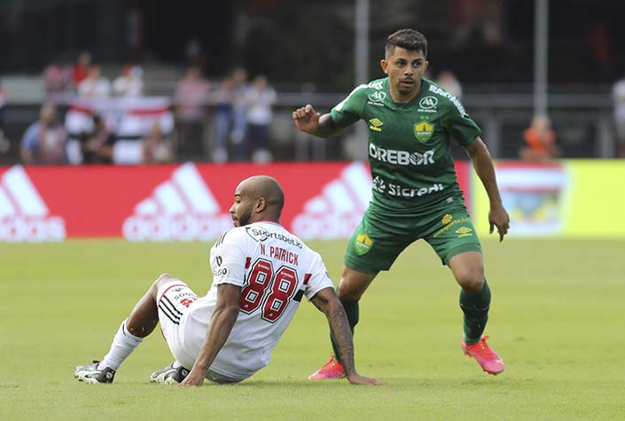(CUIABÁ) Sobe: Jenison - Marcou o gol da equipe e foi a principal preocupação para a defesa do São Paulo, incomodando os zagueiros. / DESCE: Jonathan Cafú - Entrou no segundo tempo, mas pouco contribuiu para o time na partida e ainda foi expulso.