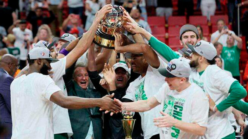 Boston Celtics: 10 títulos (1973–74, 1975–76, 1980–81, 1983–84, 1984–85, 1985–86, 1986–87, 2007–08, 2009–10, 2021–22)