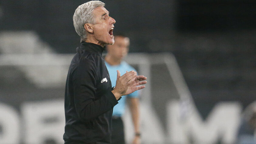 LUÍS CASTRO - O antigo lateral direito comandou o Botafogo de abril de 2022 a julho de 2023. Ele deixou o clube para treinar o Al Nassr, da Arábia Saudita.