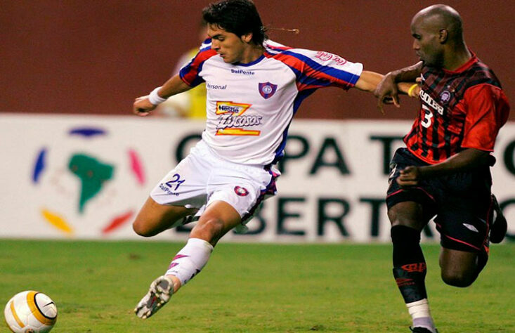 2005 - Santiago Salcedo (Cerro Porteño): 9 gols 