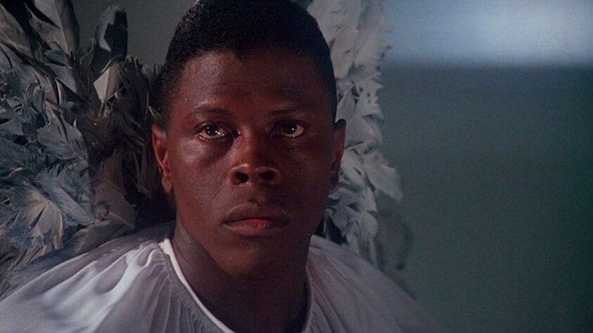 Patrick Ewing, com duas medalhas de ouro no basquete, participou de alguns filmes. O jogador teve sua primeira aparição em "Exorcista 3" e, posteriormente, apareceu em "Space Jam - O Jogo Do Século" e "Esqueça Paris".