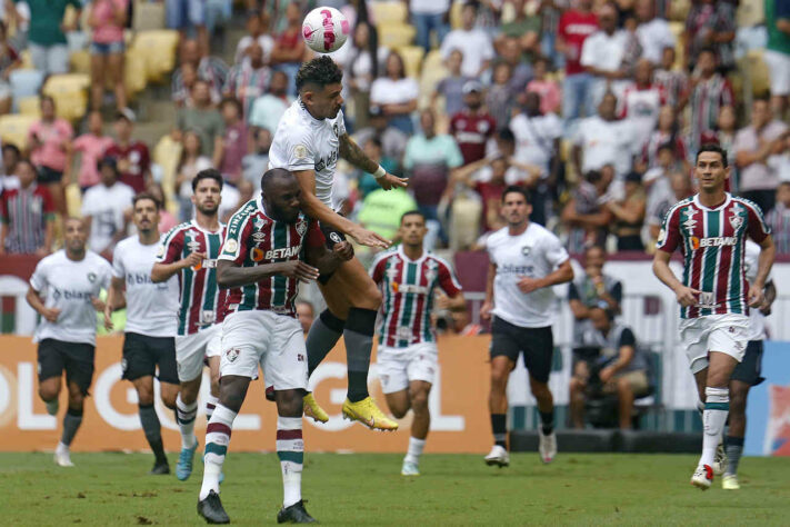 Um dos grandes clássicos do futebol brasileiro, Botafogo e Fluminense já dividiram craques ao longo da história. Confira nomes, que ainda estão nos elencos e já vestirama as duas camisas!