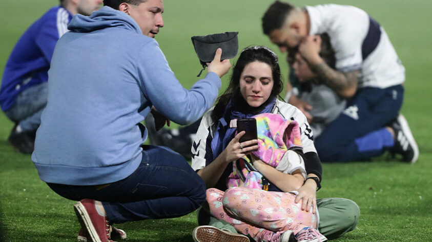 Enquanto as autoridades políticas de Buenos Aires culpam os conflitos por conta da superlotação do estádio, o presidente do Gimnasia negou as acusações.