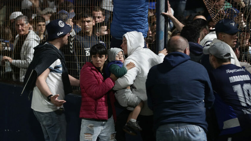 É possível que o Estádio Juan Carmelo Zerillo seja interditado.