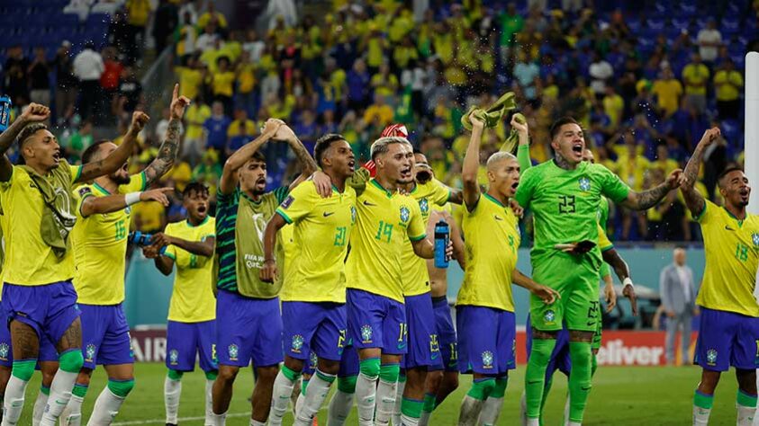 Nos últimos 15 jogos, o Brasil tem um retrospecto de 11 vitórias, 2 empates e 2 derrotas contra seleções asiáticas. Essa será a primeira vez que a Seleção Brasileira enfrentará a Coréia do Sul em uma Copa do Mundo e primeira vez enfrentando uma equipe asiática na fase mata-mata do Mundial. 