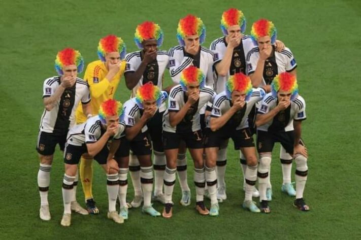 Alemanha / Eliminada / Eliminação / Copa Do Mundo / Risos GIF - Laughs  Germany World Cup - Discover & Share GIFs