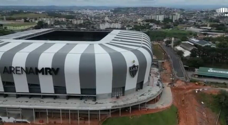 Para separar os jogadores do campo, um vidro de 1,10 metros será instalado